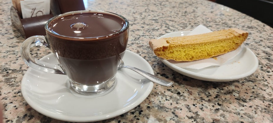 Cioccolata calda e biscotto